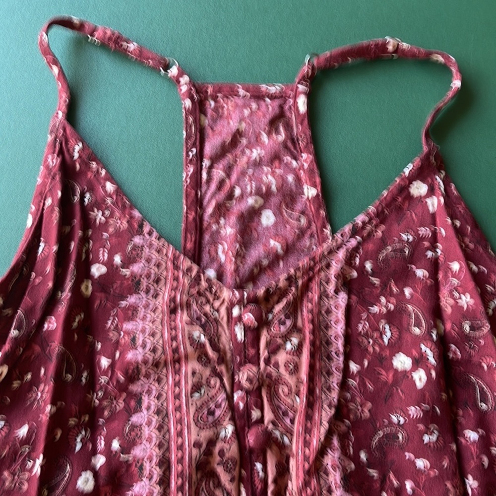 Woman’s top - Picture 2 of 4